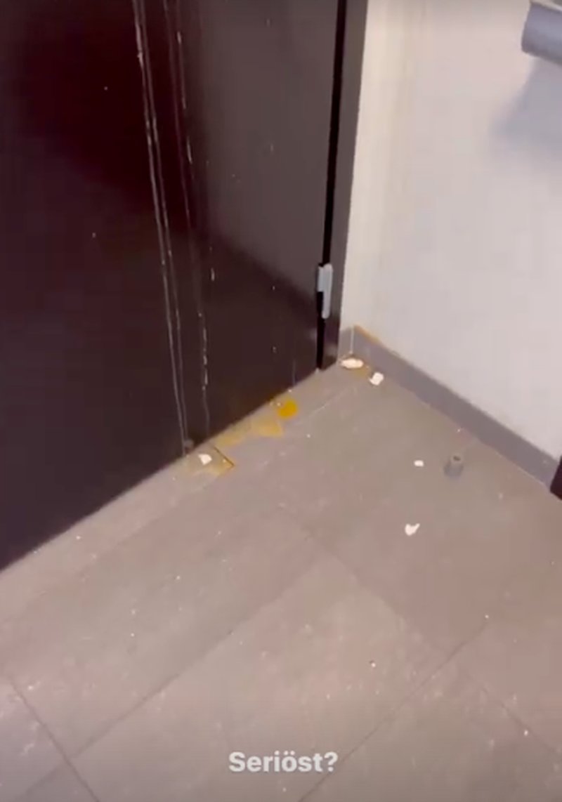 Råa ägg har kastats mot Antonija Mandirs lägenhetsdörr strax efter uppbrottet med Oliver Hunt. Bildkälla: Instagram Råa ägg har kastats mot Antonija Mandirs lägenhetsdörr strax efter uppbrottet med Oliver Hunt. Bildkälla: Instagram